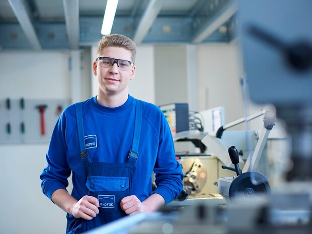 Start work at Jenoptik straight after school!